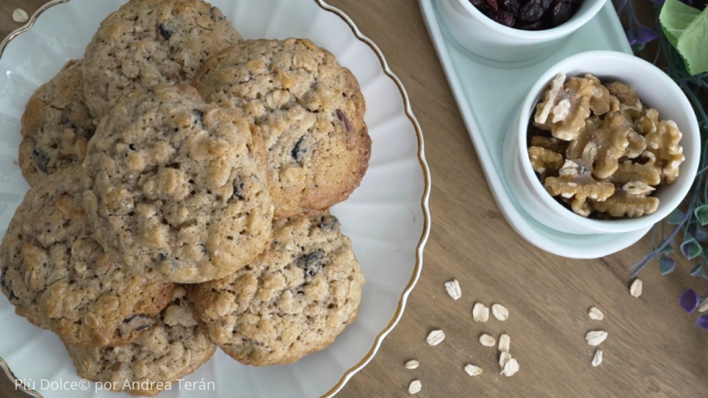 galleta de avena y frutos secos arriba