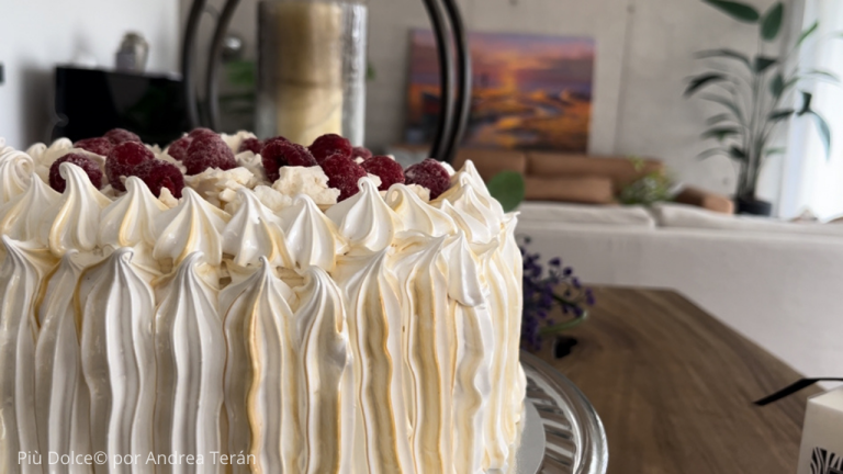 Torta Merengue Frambuesa Manjar abajo