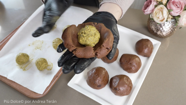 rellenando galletas dubai