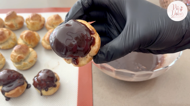topping de los profiteroles chocolate