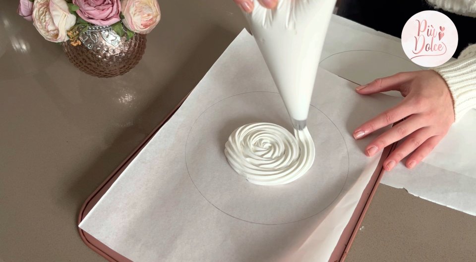 Torta Merengue Frambuesa Manjar merengue